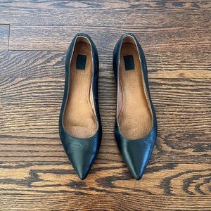 Frye Sienna Ballet black leather pointy toe flats